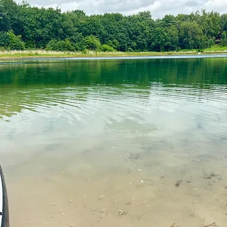 Modernes Haus Am See, Gavner Im Seepark Lehe Apartment