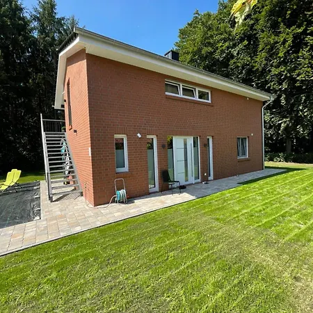 Modernes Am Mit Garten Lejlighed